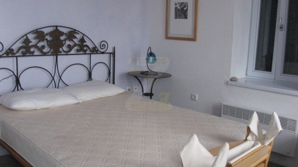 Πωλείται μονοκατοικία στην Μήθυμνα (Μόλυβο) Λέσβου.