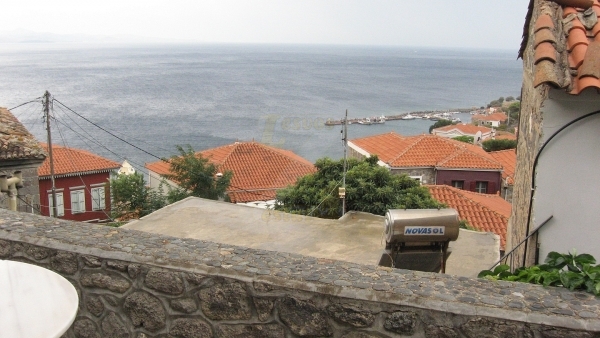 Πωλείται μονοκατοικία στην Μήθυμνα (Μόλυβο) Λέσβου.