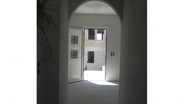 Πωλείται μονοκατοικία στα Παράκοιλα Λέσβου.