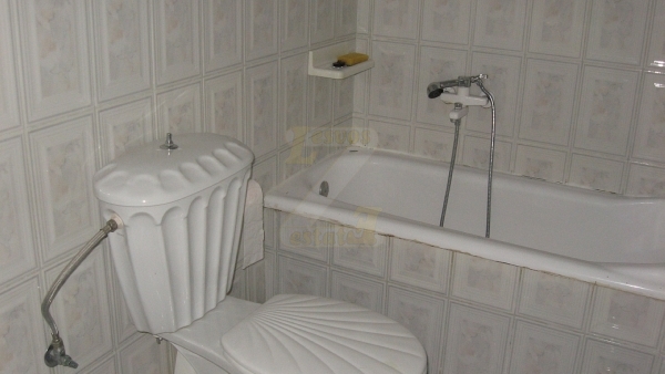 Πωλείται μονοκατοικία στο Πλωμάρι Λέσβου.