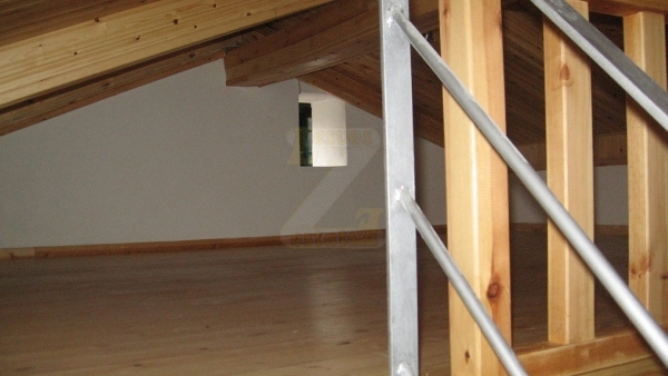 Πωλείται μεζονέτα στο Κάτω Χωριό Πλωμαρίου Λέσβου.