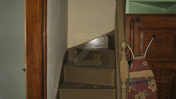 Πωλείται πέτρινη οικία στον Πολιχνίτο Λέσβου.