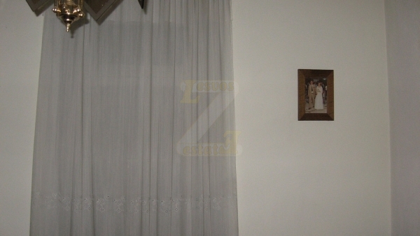 Πωλείται οικία στον Πολιχνίτο Λέσβου.