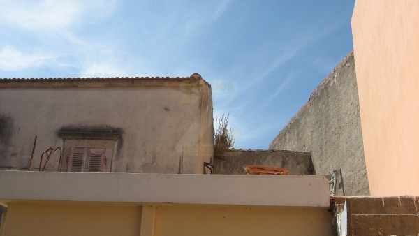 Πωλείται διαμέρισμα στον Πολιχνίτο Λέσβου.