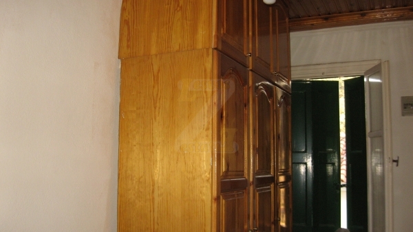 Πωλείται μονοκατοικία στο Πλωμάρι Λέσβου.