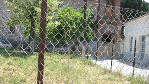 Πωλείται οικόπεδο στην Καλλονή Λέσβου.